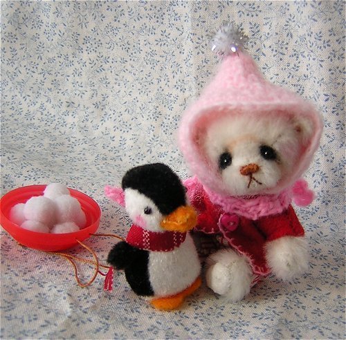   (not removable), Upholstery Velvet Penguin and Toboggan of Snowballs